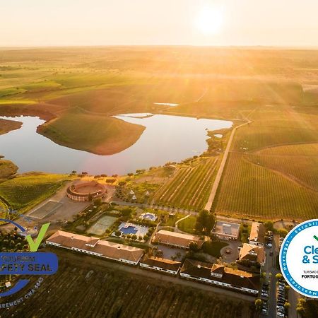 Vila Gale Alentejo Vineyard - Clube De Campo Albernoa Luaran gambar