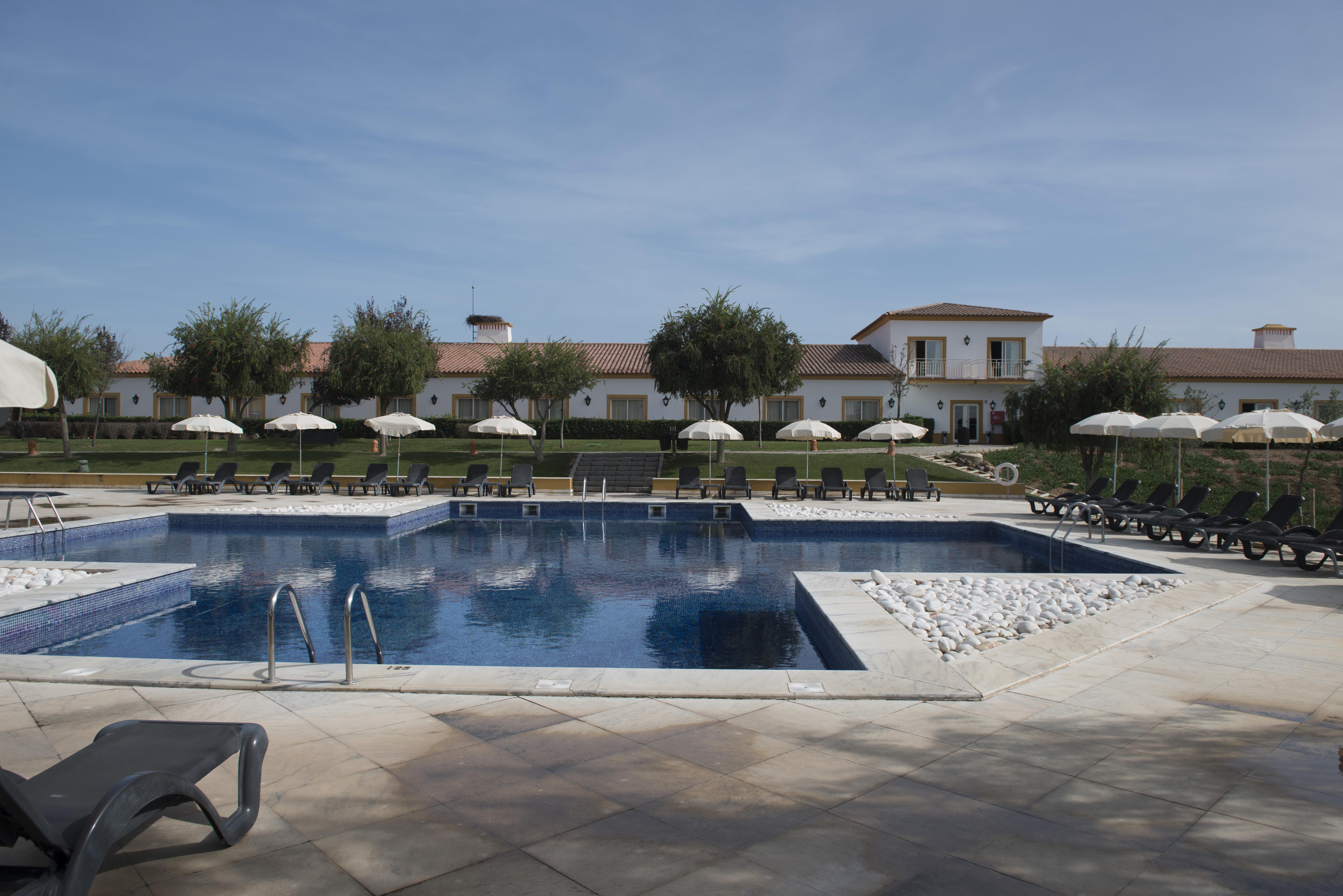 Vila Gale Alentejo Vineyard - Clube De Campo Albernoa Luaran gambar