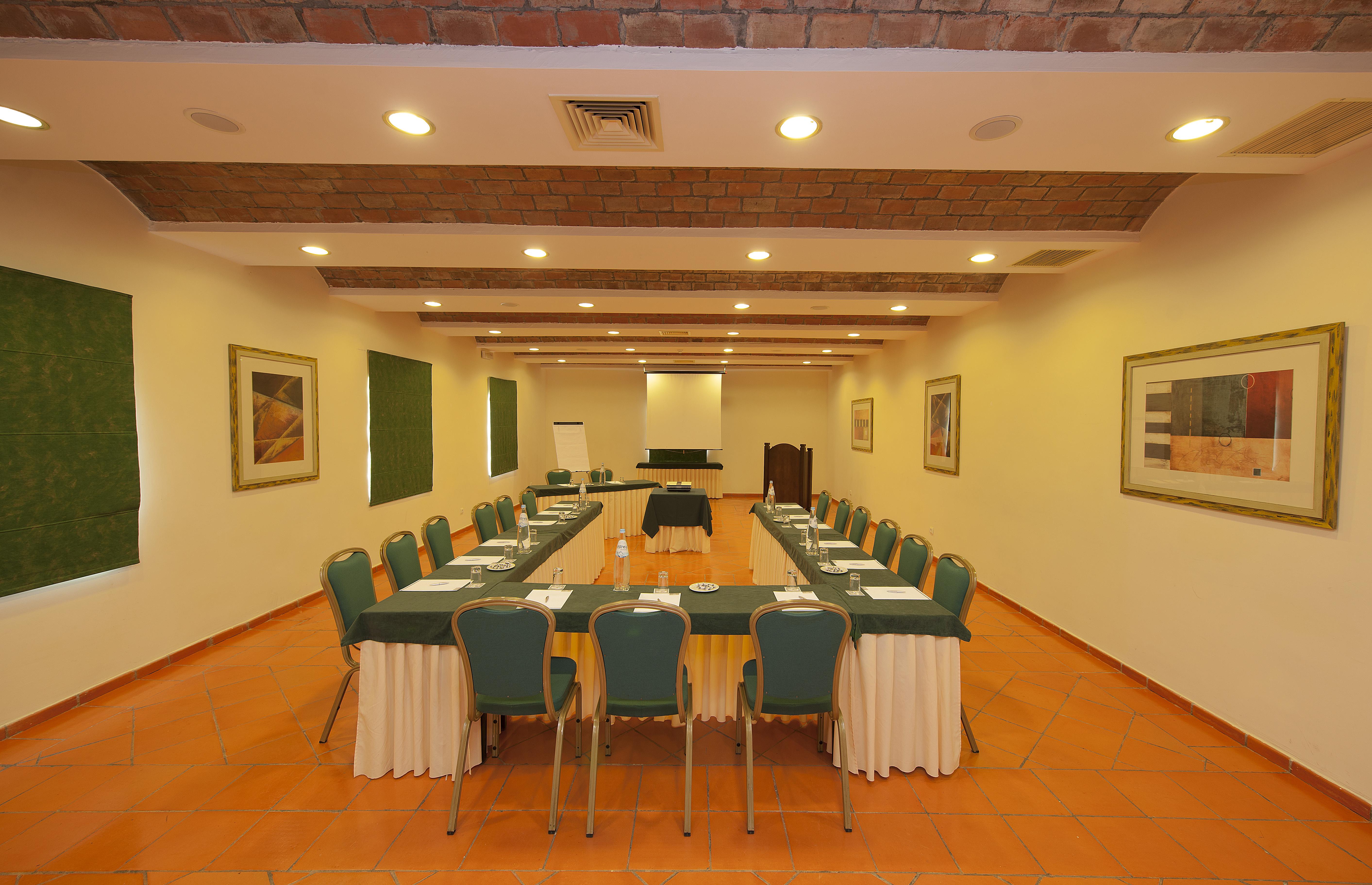 Vila Gale Alentejo Vineyard - Clube De Campo Albernoa Luaran gambar