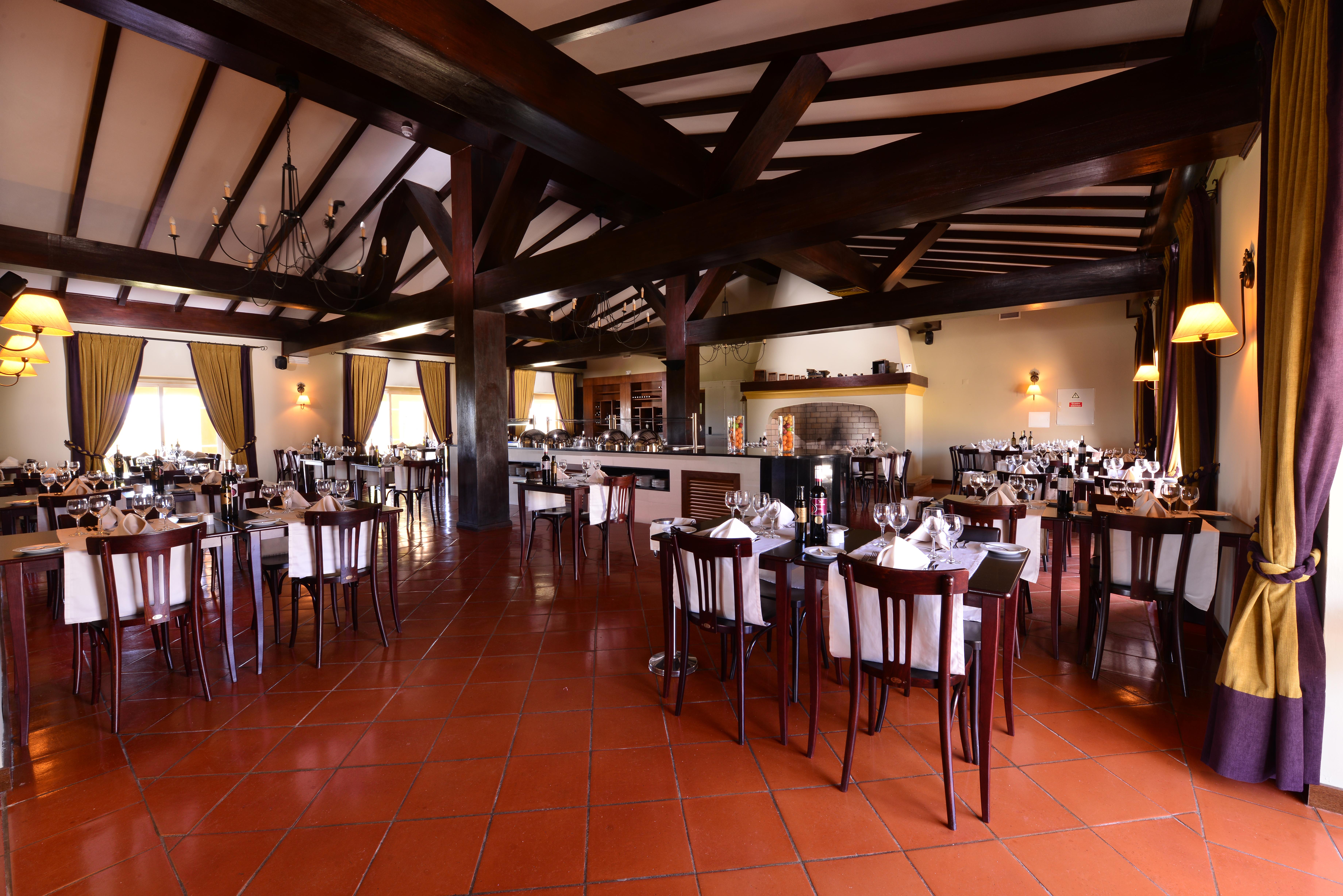 Vila Gale Alentejo Vineyard - Clube De Campo Albernoa Luaran gambar