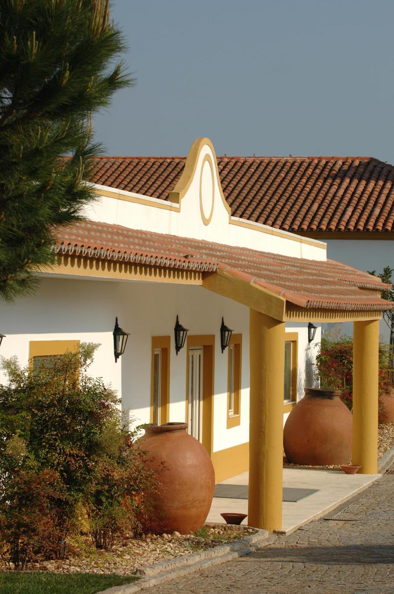 Vila Gale Alentejo Vineyard - Clube De Campo Albernoa Luaran gambar
