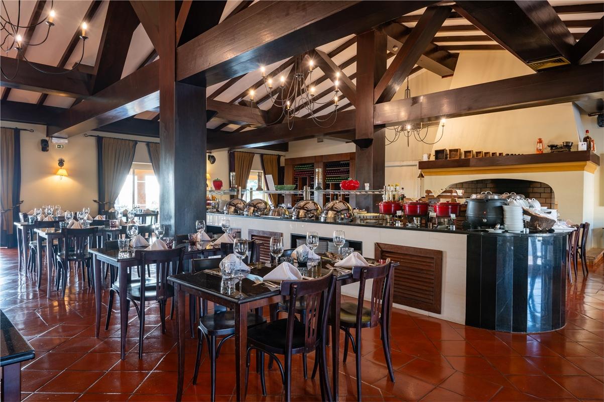 Vila Gale Alentejo Vineyard - Clube De Campo Albernoa Luaran gambar
